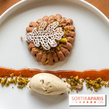 La Table du Château à Dampierre-en-Yvelines, le restaurant face au château - nos photos -  Mousse et moelleux au chocolat Virunga 70%, caramel de lentins des chênes, glace à la fève tonka