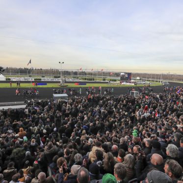 Prix d'Amérique 2025 : une fête et un show unique à l'Hippodrome Paris-Vincennes ! - LC LC  104