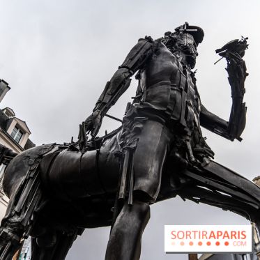 Le Centaure de César à Paris et sa statue de la Liberté miniature -  A7C0239