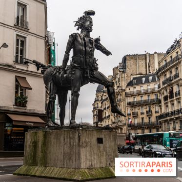Le Centaure de César à Paris et sa statue de la Liberté miniature -  A7C0241