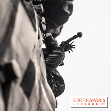 Le Centaure de César à Paris et sa statue de la Liberté miniature -  A7C0242