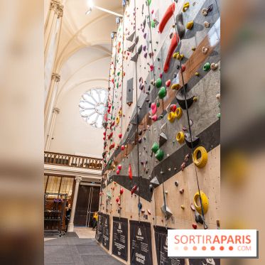 Climbing District Sèvres-Lecourbe, la salle d'escalade dans l'ancienne église Sainte-Rita dans le 15e