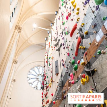 Climbing District Sèvres-Lecourbe, la salle d'escalade dans l'ancienne église Sainte-Rita dans le 15e