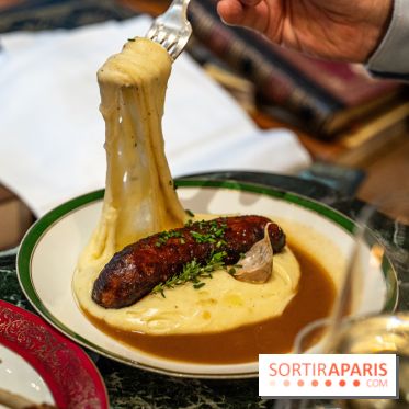 Le Bistro des Livres, le restaurant français pour les amoureux des bouquins -  saucisse purée aligoté 