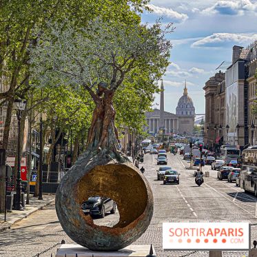 Exposition en plein air des œuvres monumentales d'Andrea Roggi, quartier Faubourg Saint-Honoré