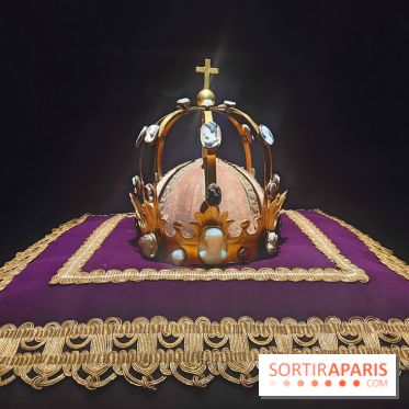 Le Dernier sacre : l'exposition immersive dans les coulisses d'un couronnement au Mobilier national  - fotor 1744999603649