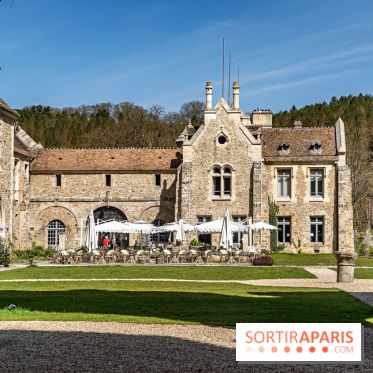 Les Chasses, le restaurant insolite avec une superbe terrasse à l'Abbaye des vaux de Cernay dans les Yvelines