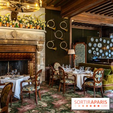 Les Chasses, le restaurant insolite avec une superbe terrasse à l'Abbaye des vaux de Cernay dans les Yvelines