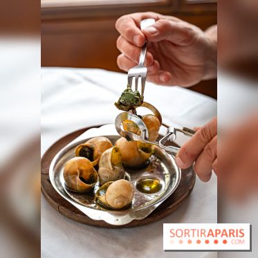 Margaux, le restaurant français typique, face à la Tour Eiffel