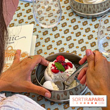 La terrasse estivale du Printemps Haussmann 2025 avec vue sur Paris et la Tour Eiffel  - image00014