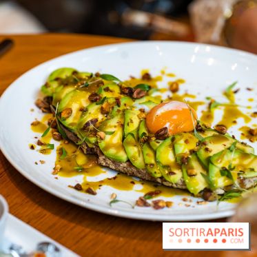 Le brunch de Pierre Hermé à Beaupassage  -Toast Avocat, jaune d’œuf confit,   vinaigrette pistache 