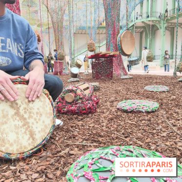 Ernesto Neto tisse une nouvelle installation monumentale gratuite au Grand Palais, nos photos