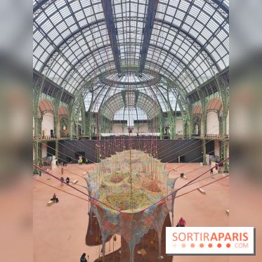 Ernesto Neto tisse une nouvelle installation monumentale gratuite au Grand Palais, nos photos