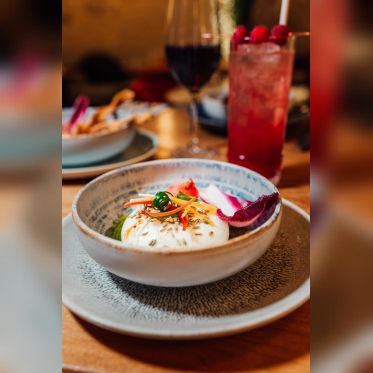 Paillettes Paris : un restaurant festif, une cuisine méditerranéenne  - 65fd53c8d20b6