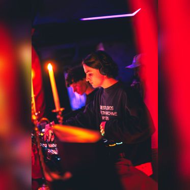 Nocturna au Medusarium De Paris : Une soirée house dans une boîte insolite de Paris - A7300075 Enhanced NR