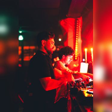 Nocturna au Medusarium De Paris : Une soirée house dans une boîte insolite de Paris - A7300206 Enhanced NR