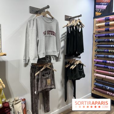 YUJ, les cours de yoga sous lumière infrarouge - nos photos - 02602DF0 98B7 405D B69E 1A46D2BD6EE3