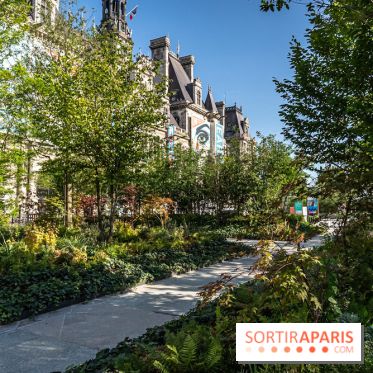 Hôtel de Ville - De Paris à Belem - Forêt Urbaine - Obey  - A7C03311