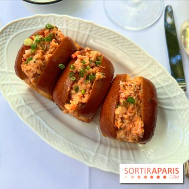 Patio terrasse La Réserve Paris - Lobster roll