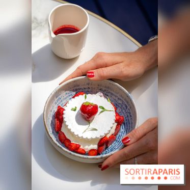 Maison Delano restaurant et terrasse cachée Paris 8e - dessert de fraises