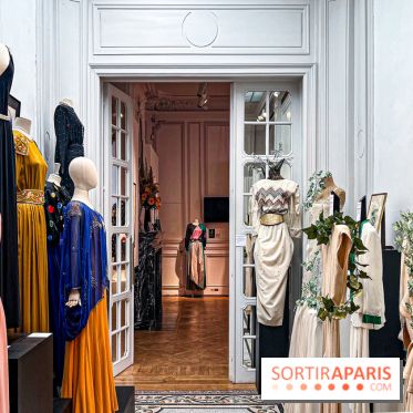 L'exposition couture gratuite de Chloé par Karl Lagerfeld, dans un sublime hôtel particulier