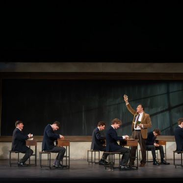 Le Cercle des Poètes disparus au Théâtre Libre - pp20 21 fond   ©Louis JOSSE