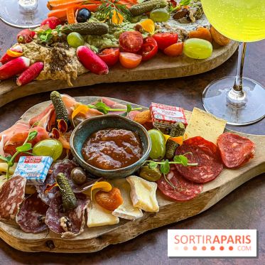 Bar du OFF Paris Seine - 0D428275 F0DF 46C4 92D1 03351BDF43F7