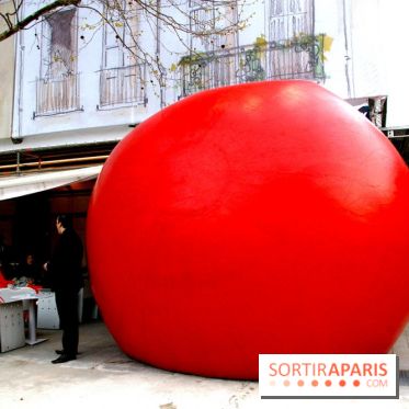 Le RedBall Project de Kurt Perschke débarque à Paris