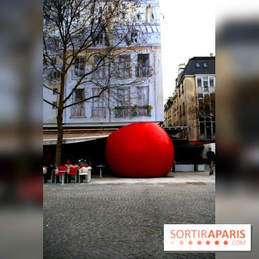 Le RedBall Project de Kurt Perschke débarque à Paris