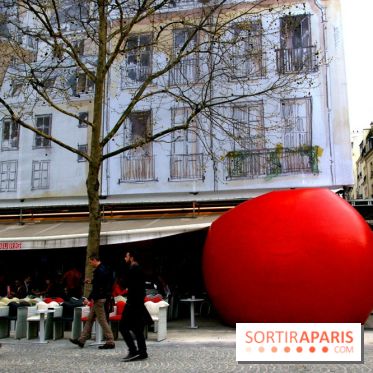 Le RedBall Project de Kurt Perschke débarque à Paris