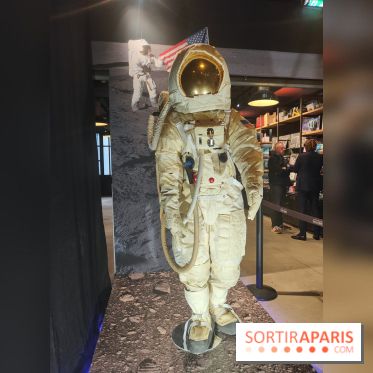 Destination Lune : un voyage immersif dans les étoiles à l'Atelier des Lumières - photos - fotor 1758652964925