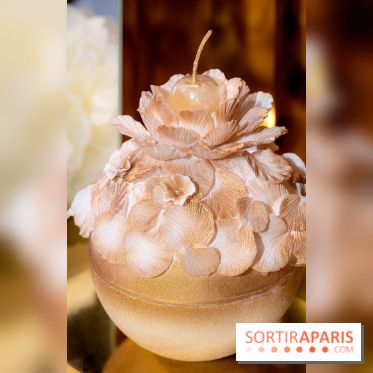 Les bûches et créations de Noël et fêtes de Ladurée 2025