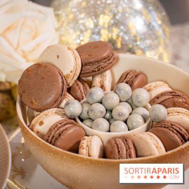 Les bûches et créations de Noël et fêtes de Ladurée 2025