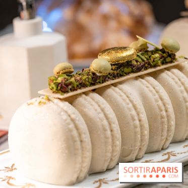 Les bûches et créations de Noël et fêtes de Ladurée 2025 - A7C08249