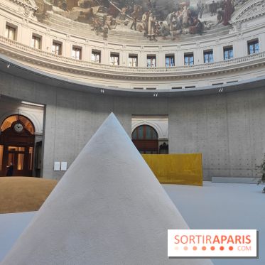 Minimal, quand l'art va à l'essentiel : l'exposition de la Bourse de Commerce se dévoile