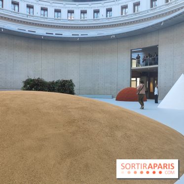 Minimal, quand l'art va à l'essentiel : l'exposition de la Bourse de Commerce se dévoile