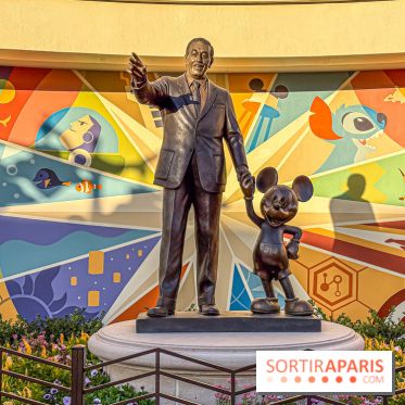 Disney Adventure World - World Premiere Plaza