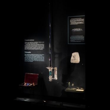 Rêveries de pierres : Poésie et minéraux de Roger Caillois  - scenography stones and reveries  c  l   aj  12  hh