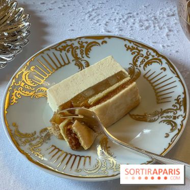 La Bûche de Noël 2025 de l'Hôtel de Crillon par Matthieu Carlin : le palace ... à croquer !
