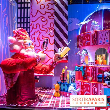 Vitrines et sapin de Noël des Galeries Lafayettes avec Clara Luciani - photos