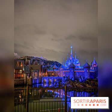 World of Frozen - chateau nuit