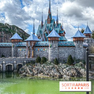 World of Frozen - chateau