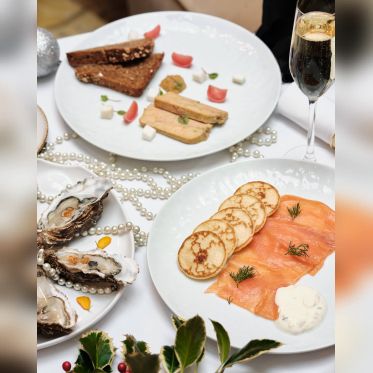 Séjour et dîner raffiné pour les fêtes au Marriott Champs-Élysées - 2025   11   26   Marriott 99