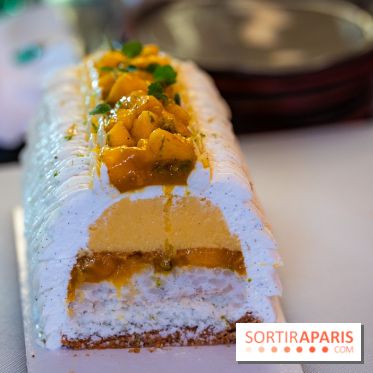 Bûche de Noël Paris-Brest pistache et tropicale de Nour Kandler - Lalla Coffee - A7C02415