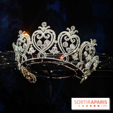 Joyaux dynastiques : une exposition qui brille de mille feux à l'Hôtel de la Marine à Paris