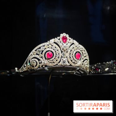 Joyaux dynastiques : une exposition qui brille de mille feux à l'Hôtel de la Marine à Paris - fotor 1765278625898