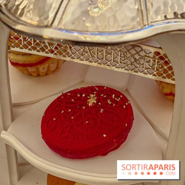 Noël 2025 au Plaza Athénée : tea time festif en famille, patinoire enchantée et chalet-raclette - IMG 4300