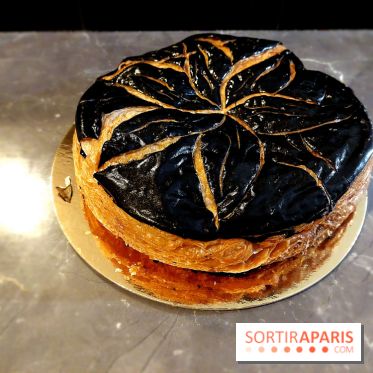 Aki Boulangerie : nos photos de sa galette des rois au sésame noir - Galette Aki Boulangerie 3 fotor 20260109143616