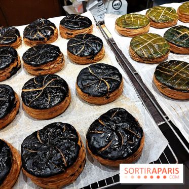 Aki Boulangerie : nos photos de sa galette des rois au sésame noir - Galette Aki Boulangerie 4 fotor 20260109143727