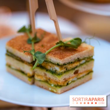 Le tea time Emily in Paris de l'Hôtel du Louvre - A7C04050